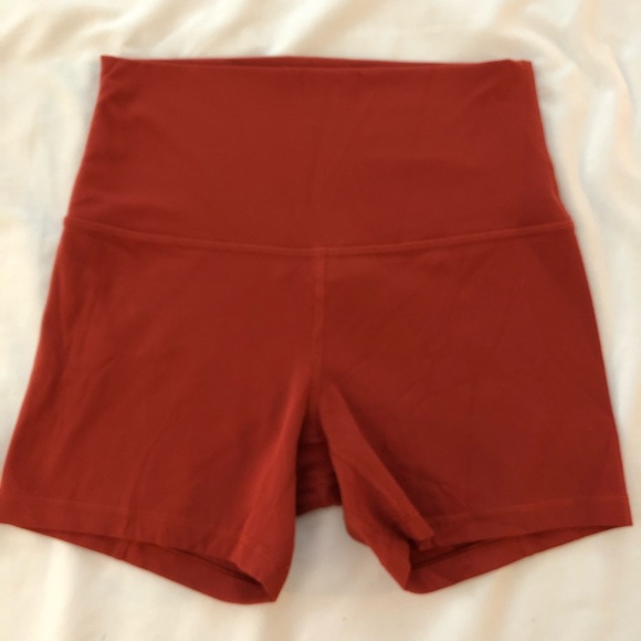 Lululemon size 6 align shorts 4” cayenne - Picture 3 of 5